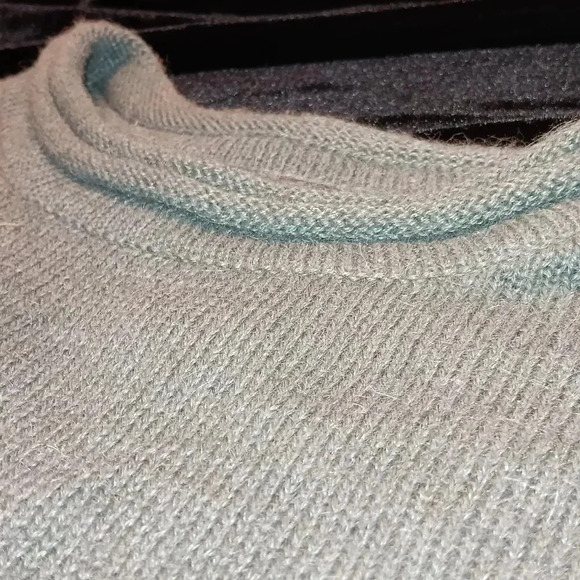 Men's 100% Peruvian Alpaca Round Neck Sweater Dark Grey Herringbone Stitch SZ M - Picture 8 of 12